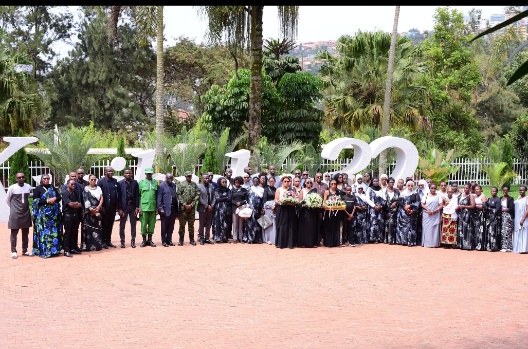 Kwibuka32: Abatuye Rwezamenyo bunamiye abazize Jenoside yakorewe Abatutsi, biyemeza gusigasira amateka