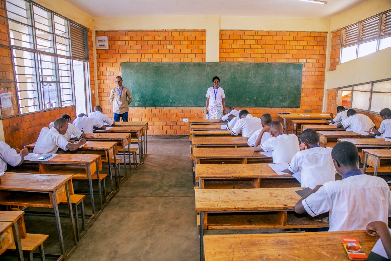 Abana basoje amashuri abanza basabwe gukora ibizamini bya leta nta bwoba